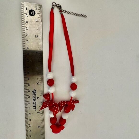 Disney red and white beaded mini mouse bow necklace - Picture 4 of 9